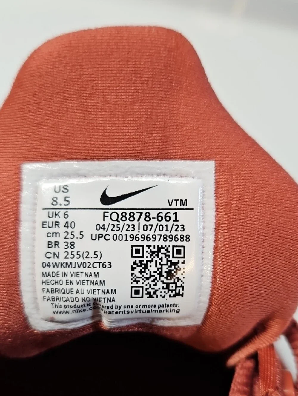 NIKE AIR VAPOR MAX PLUSE BURGUNDY  US 8.5 FQ8878-661